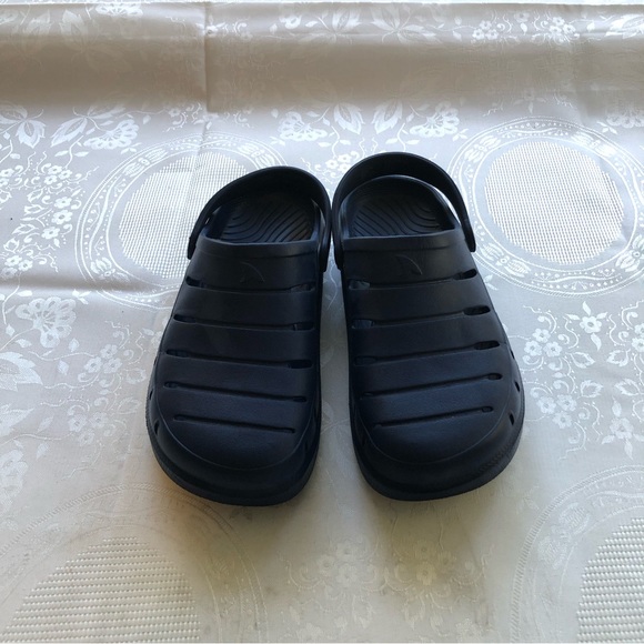 Rugged Shark Junior Boys Size 5 Navy Blue Rubber Clogs Sandals Slip On Slippers - Picture 16 of 16